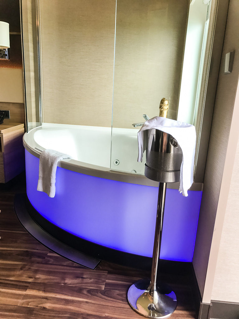 Jacuzzi in Haven Spa Suite