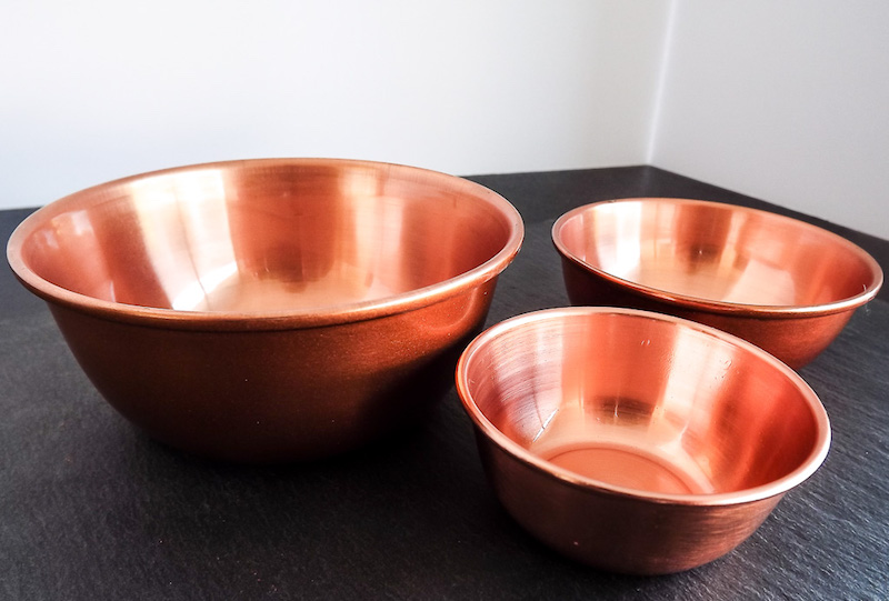 Copper pinch bowls from Target | asprinkleandasplash.com