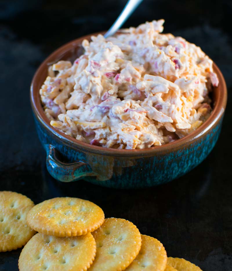 Quick Homemade Southern Pimiento Cheese with crackers | asprinkleandasplash.com