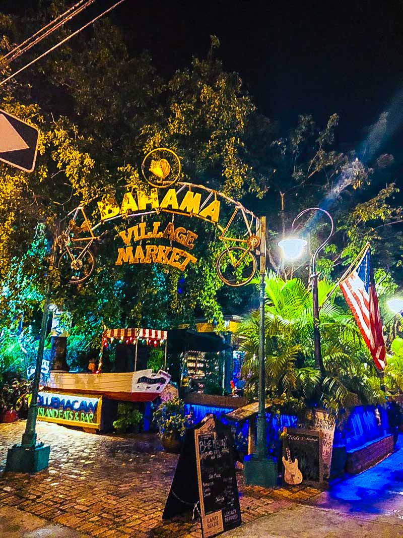 Night pictures in the Bahama Village area