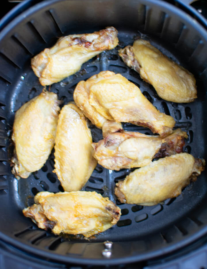 Crispy chicken wings after cooking